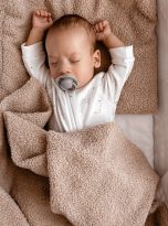 kocyk i poduszka boucle beż