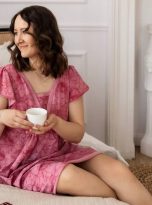 EEVI-EMILY-KOSZULA-CIAZOWA-BRUDNY-ROZOWY-W-KWIATY-ROZMIAR-M