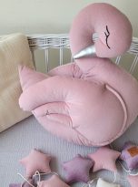 swan_pillow_pink2