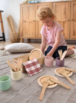 Zestaw-Obiadowy-Drewniany-Zabawka-Dla-Dzieci-z-Czerwonymi-Podkladkami-Plec-chlopcy-dziewczynki