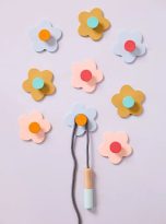 pol_pl_Kids-Concept-Wieszaki-flower-mix-3-sztuki-35540_3