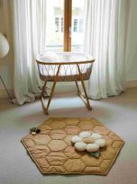 mata-do-zabawy-honeycomb-100-x-100-cm-lorena-canals (1)