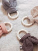 jollein-gryzak-silikonowy-bunny-ears-chestnut (1)