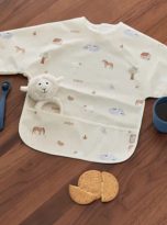 jollein-sliniak-fartuszek-z-rekawami-i-kieszonka-wodoodporny-farm (1)