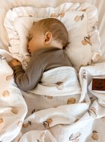 pol_pl_Komplet-letni-poduszka-z-falbanka-i-otulacz-MUSLIN-2567_2