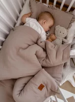 pol_pl_POSCIEL-MUSLINOWA-z-falbanka-120×90-kolderka-poduszka-WYPELNIENIE-1798_13