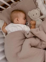 pol_pl_POSCIEL-MUSLINOWA-z-falbanka-120×90-kolderka-poduszka-WYPELNIENIE-1798_5