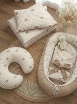 Zestaw wyprawkowy misie i krateczka