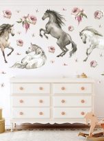 Naklejki-na-sciane-dla-dzieci-konie-kon-mustang-roze-akwarela-Marka-Wally-Fox